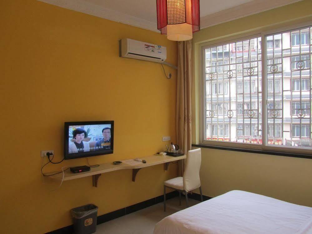 Yangshuo Romantic Inn Buitenkant foto